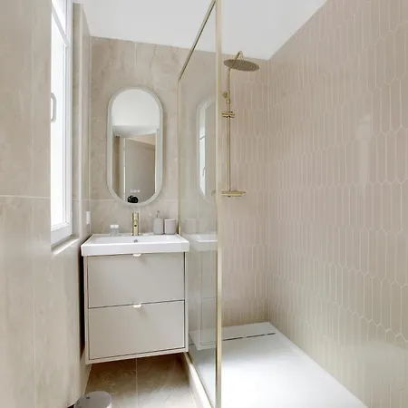 Parisian Elegance & Comfort For 4 People * Parigi