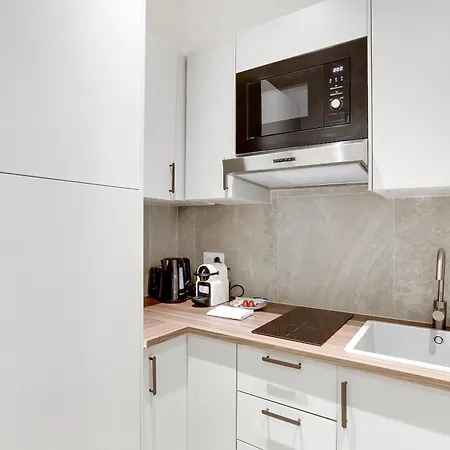 Parisian Elegance & Comfort For 4 People Parigi
