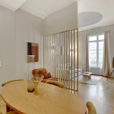 Apartment Parisian Elegance & Comfort For 4 People Paris