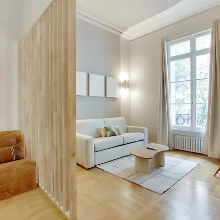 Parisian Elegance & Comfort For 4 People Apartment Paris
