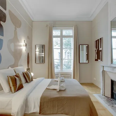 Parisian Elegance & Comfort For 4 People Apartment
