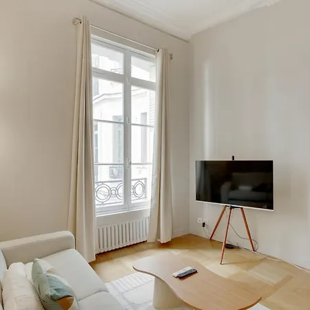 Apartment Parisian Elegance & Comfort For 4 People *