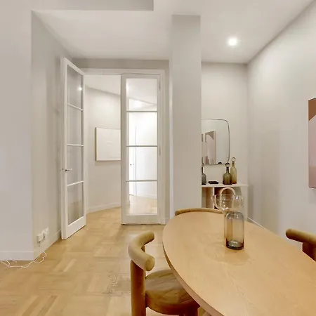 Parisian Elegance & Comfort For 4 People Paris